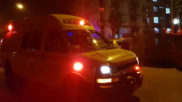 זירת תאונת דרכים בכביש 241 באופקים עם צוותי מד"א