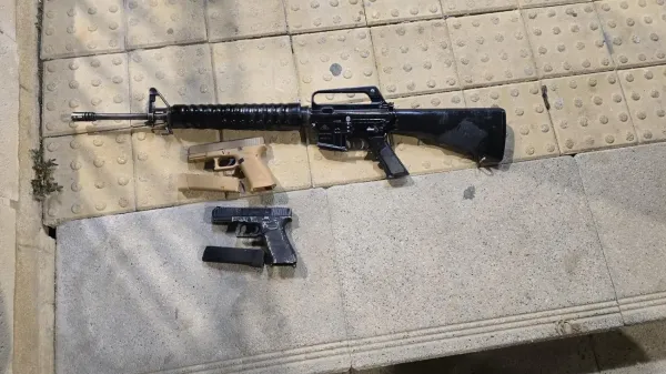 אמצעי לחימה שנתפסו בפעילות משטרת מרחב רותם בתל שבע ובביר הדאג'