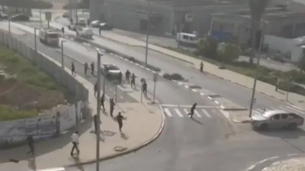 יידות משטרה בזירה באופקים לאחר קטטה רבת משתתפים סמוך לאתר בנייה