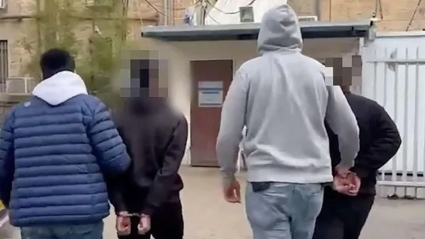 אישום בבאר שבע: שלושה קטינים שדדו באלימות וסחטו קורבנות באמצעות אפליקציית היכרויות