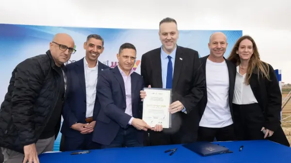 השר מיקי זוהר וראש העיר רוביק דנילוביץ׳ בטקס התנעת פרויקט ״וינגייט דרום״ בפארק נחל באר שבע