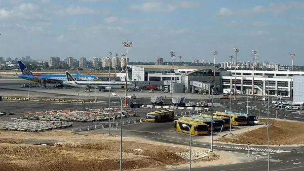 מטוס של אל על בנמל התעופה בן גוריון במהלך טיסות חילוץ לישראלים מחו''ל.