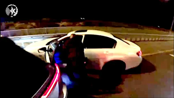 לוחמי יחידת יואב עוצרים נהג שנמלט בכביש 60 ונתפס נוהג ללא רישיון בפעם ה-11