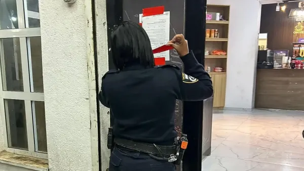 שוטרי המחוז הדרומי בפעילות בערערה בנגב במסגרת מאבק בפשיעה וסגירת בית קפה בצו מנהלי