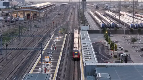 רכבת חשמלית חדשה בתחנת באר שבע במסגרת השקת שירות הרכבות החשמליות בדרום