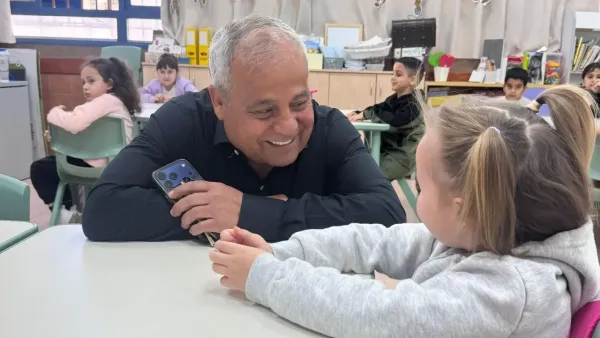 תלמידים חוזרים ללימודים בדימונה עם פתיחת מוסדות החינוך אחרי תקופת הלחימה