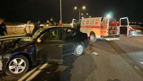 זירת תאונת דרכים בכביש 6 סמוך למחלף בית קמה עם כוחות מד"א וזק"א במקום