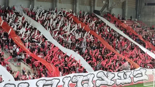 אצטדיון טוטו טרנר בבאר שבע עם קהל אוהדים לאחר הסרת מגבלות פיקוד העורף וחזרת המשחקים לפעילות מלאה