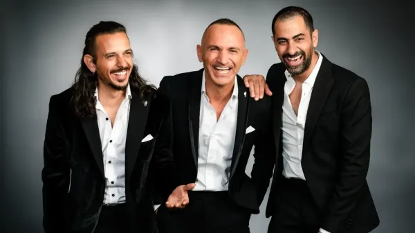 במת עצמאות בבאר שבע עם קהל חוגג והופעות חיות באמפי פארק