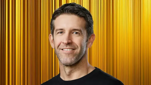 ג׳וני סרוג׳י וטים קוק על רקע לוגו אפל לאחר חילופי התפקידים בצמרת החברה