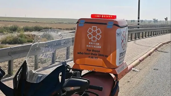 כוחות רפואה מפנים פצועים מאירוע אלימות באבו תלול לבית החולים סורוקה