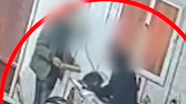 שוטרי משטרת ישראל ולוחמי מג"ב במהלך פשיטה בערערה בנגב במסגרת תפיסת נשק בלתי חוקי