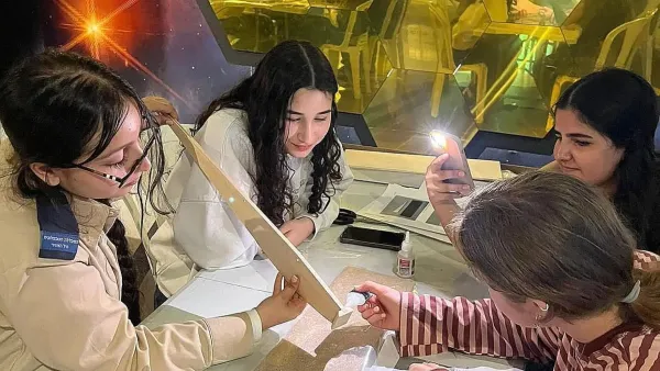 משתתפות תוכנית צוות AIR מבאר שבע בפעילות תעופה ומנהיגות במסגרת שיתוף פעולה עם קרן רמון וחיל האוויר.