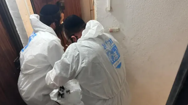 מתנדבי זק"א פועלים בזירת איתור אדם בודד שנפטר בביתו בדרום הארץ.