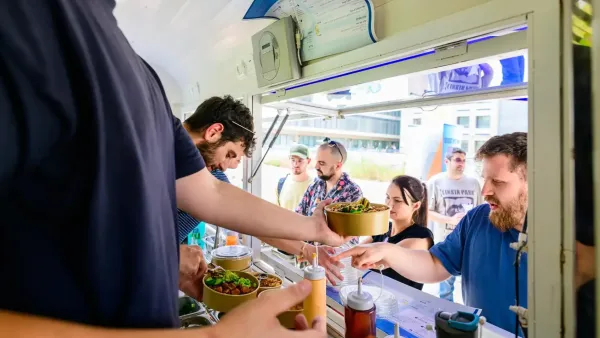 אוניברסיטת בן גוריון, פודטראק, באר שבע, סטודנטים, יזמות, ניהול מסעדה, עגלת מזון, קורס חדש, פוקי בול, יזמות צעירה