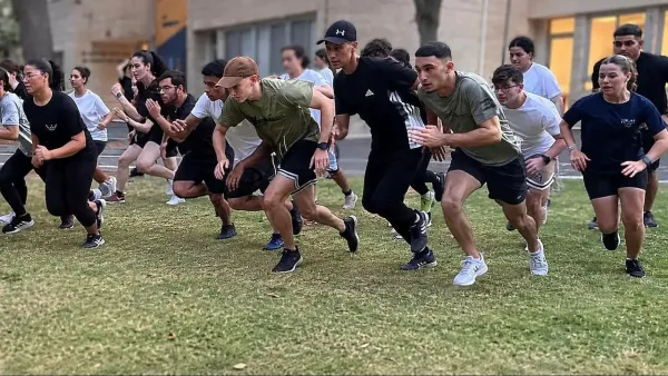 בני נוער משתתפים בהכנה לשירות צבאי במסגרת מכינת הזנק בדימונה