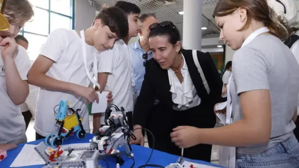 מדעני המחר בבאר שבע: 150 תלמידים הציגו פיתוחים טכנולוגיים ביום השיא העירוני לרובוטיקה