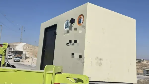 המשאיות והמיגוניות שאותרו בכניסה לפזורת שבט אלאטרש במהלך פעילות המשטרה