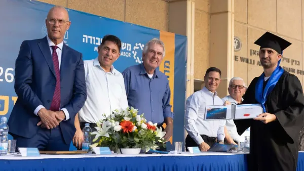 505 בוגרים קיבלו דיפלומות במכללה הטכנולוגית בבאר שבע
