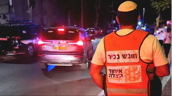 צוותי הצלה בזירת אירוע אלימות בשדרות בן גוריון בדימונה