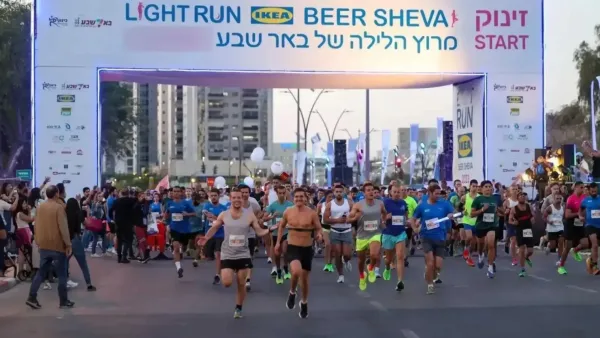 סקאזי על רקע אלפי משתתפים ומופע אורות במרוץ הלילה של באר שבע
