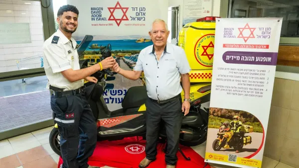 אופנוע החירום החדש של מד''א בטקס החנוכה בתחנת באר שבע
