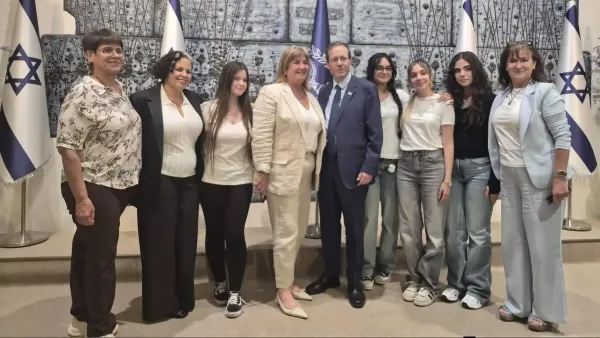 תלמידים וצוות תיכון דרכא ליהמן דימונה לקראת פתיחת שנת הלימודים תשפ''ז