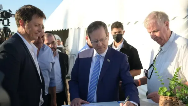 בנוכחות הנשיא: הונחה אבן הפינה להיכל התרבות ולמרכז התעסוקה להבים-בני שמעון