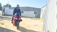 אופנוע כבד שנתפס על ידי המשטרה לאחר תיעוד נהיגה במהירות חריגה בדרום.