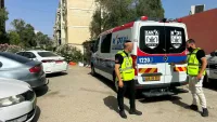 כוחות זק"א ומד"א בזירת האירוע ברחוב זיסו בבאר שבע.