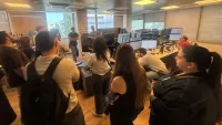 סטודנטים מהפקולטה לניהול באוניברסיטת בן גוריון במהלך ביקור מקצועי בבית ההשקעות מגדל שוקי הון בתל אביב