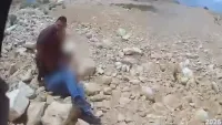 כוחות משטרה במהלך מרדף מבצעי בכביש חצרים סמוך לבאר שבע אחרי חשודים בשוד שליח Wolt