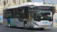 אוטובוס בתחנה בבאר שבע על רקע הודעה על שינויים בתחבורה הציבורית בעקבות חג עיד אל אדחה.