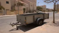 נגרר לרכב חונה ברחוב בבאר שבע כשהוא קשור בשרשרת לעמוד סמוך