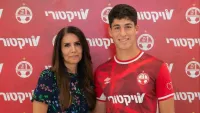 חיזוק לאדומים: ניב יהושע חתם ל-5 עונות בהפועל באר שבע