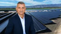 עומר יוצאת למהפכת אנרגיה: פאנלים סולאריים, אגירת חשמל ועמדות טעינה (וידאו)