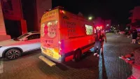 צוות מגן דוד אדום במהלך טיפול באחד משני אירועי האלימות בשדרות