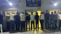 קטטה המונית ברהט: 24 חשודים נעצרו, שני שוטרים נפגעו מיידוי אבנים